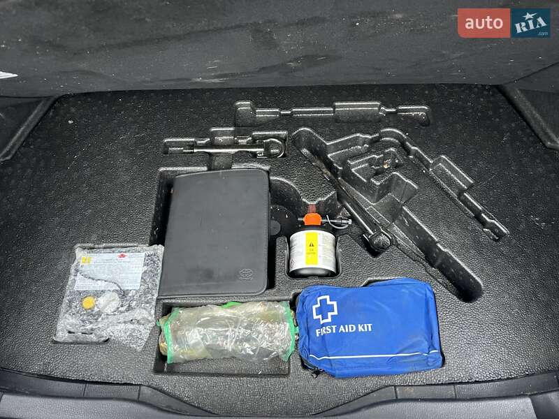 Внедорожник / Кроссовер Toyota C-HR 2018 в Виннице