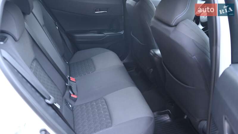 Внедорожник / Кроссовер Toyota C-HR 2020 в Киеве фото 7 Внедорожник / Кроссовер Toyota C-HR 2020 в Киеве