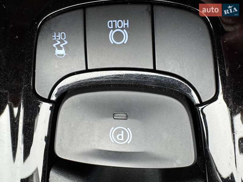 Внедорожник / Кроссовер Toyota C-HR 2019 в Киеве фото 23 Внедорожник / Кроссовер Toyota C-HR 2019 в Киеве