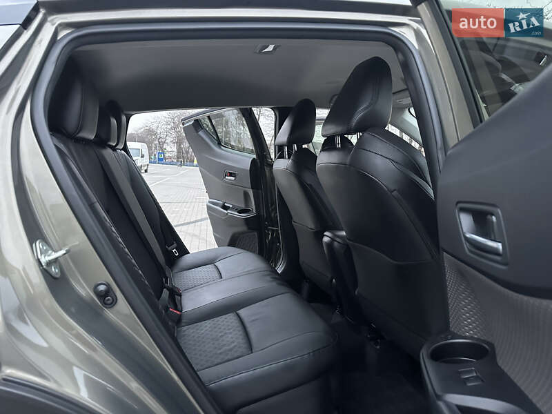 Внедорожник / Кроссовер Toyota C-HR 2020 в Одессе фото 30 Внедорожник / Кроссовер Toyota C-HR 2020 в Одессе