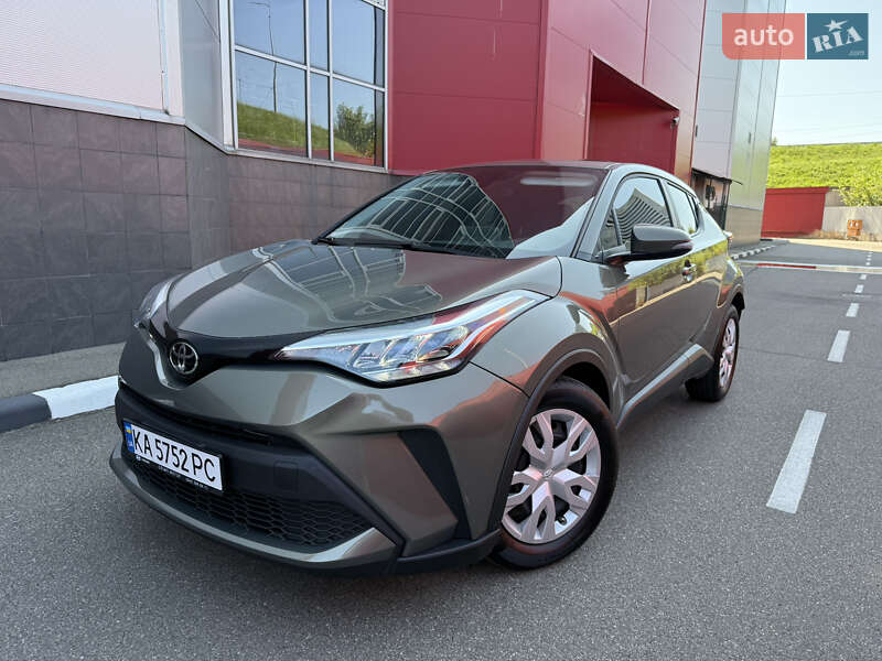 Внедорожник / Кроссовер Toyota C-HR 2021 в Киеве