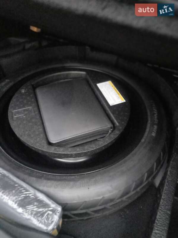 Внедорожник / Кроссовер Toyota C-HR 2016 в Киеве фото 9 Внедорожник / Кроссовер Toyota C-HR 2016 в Киеве