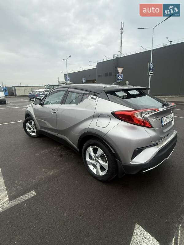 Внедорожник / Кроссовер Toyota C-HR 2016 в Киеве фото 5 Внедорожник / Кроссовер Toyota C-HR 2016 в Киеве