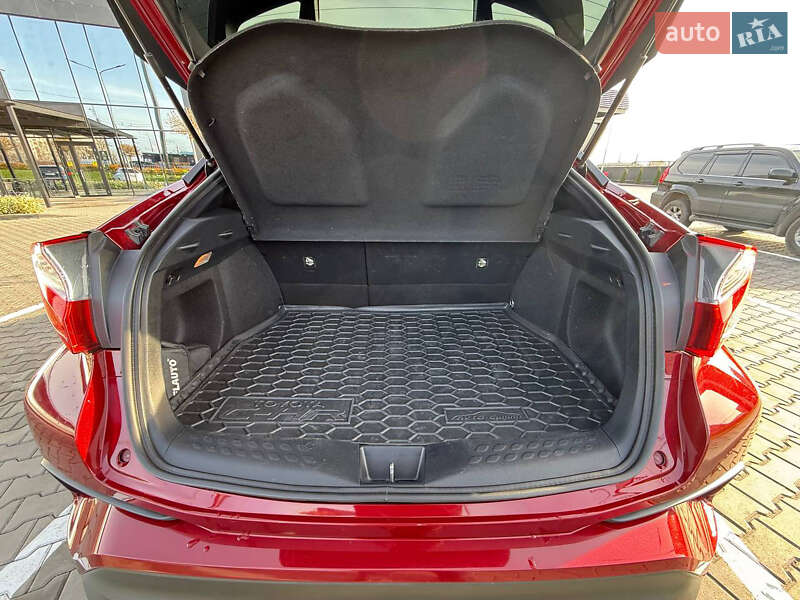 Внедорожник / Кроссовер Toyota C-HR 2017 в Днепре фото 18 Внедорожник / Кроссовер Toyota C-HR 2017 в Днепре