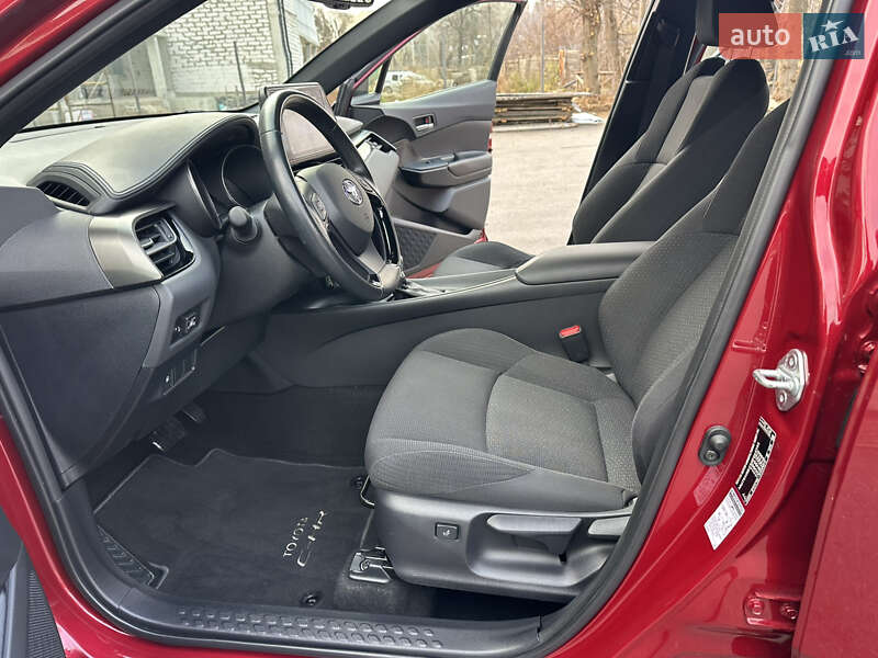 Внедорожник / Кроссовер Toyota C-HR 2018 в Виннице