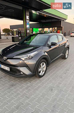 Позашляховик / Кросовер Toyota C-HR 2017 в Львові