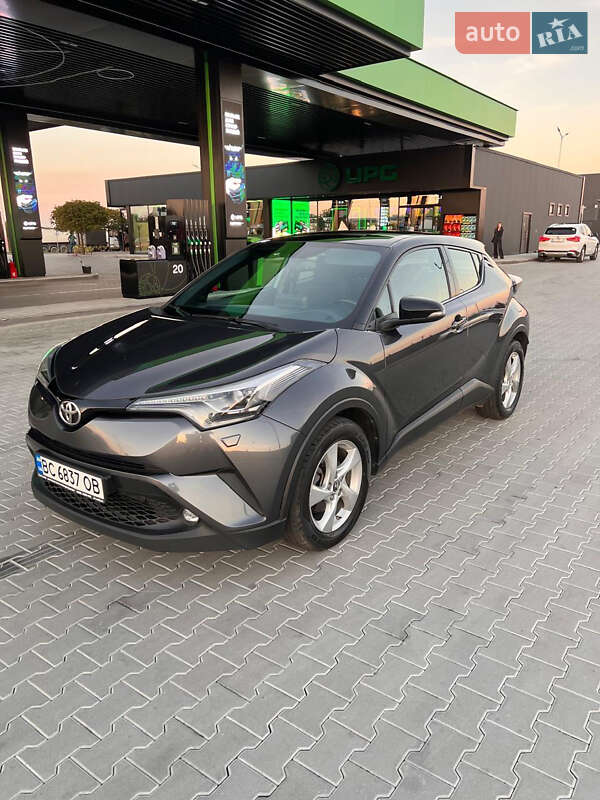 Внедорожник / Кроссовер Toyota C-HR 2017 в Львове