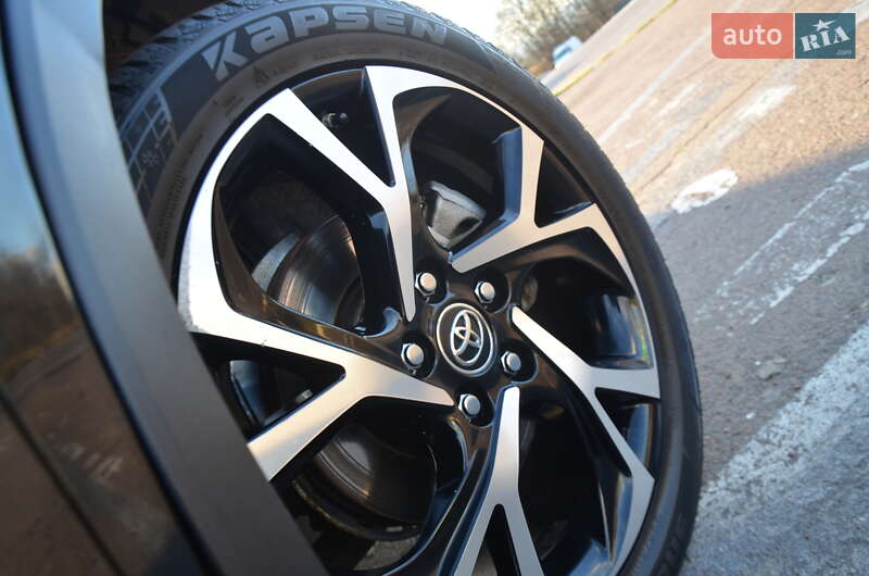 Внедорожник / Кроссовер Toyota C-HR 2018 в Дрогобыче