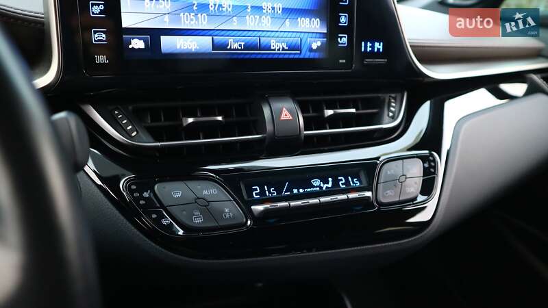 Внедорожник / Кроссовер Toyota C-HR 2018 в Киеве