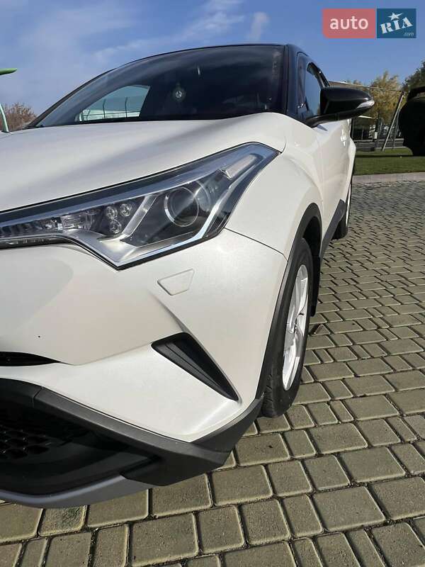 Внедорожник / Кроссовер Toyota C-HR 2016 в Одессе