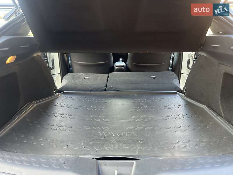 Внедорожник / Кроссовер Toyota C-HR 2016 в Одессе