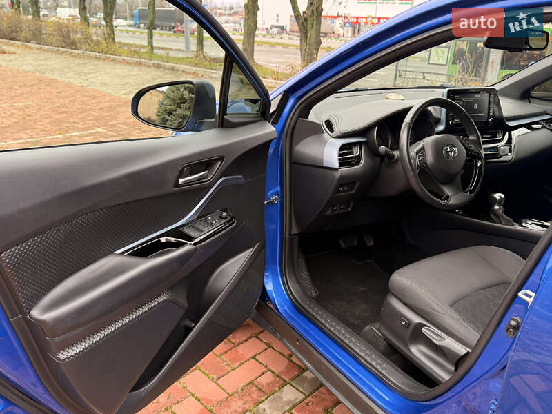 Внедорожник / Кроссовер Toyota C-HR 2020 в Харькове фото 22 Внедорожник / Кроссовер Toyota C-HR 2020 в Харькове