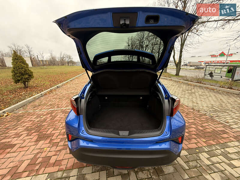 Внедорожник / Кроссовер Toyota C-HR 2020 в Харькове фото 28 Внедорожник / Кроссовер Toyota C-HR 2020 в Харькове