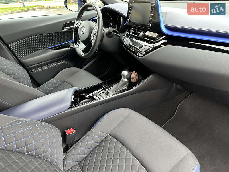 Внедорожник / Кроссовер Toyota C-HR 2019 в Харькове