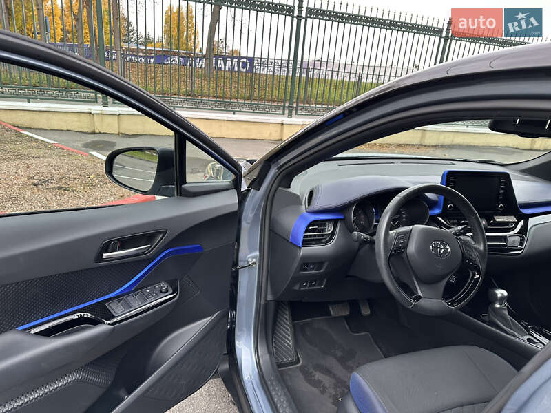 Внедорожник / Кроссовер Toyota C-HR 2019 в Харькове