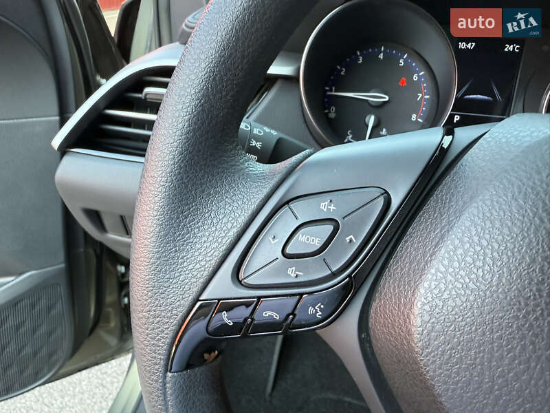 Внедорожник / Кроссовер Toyota C-HR 2021 в Киеве