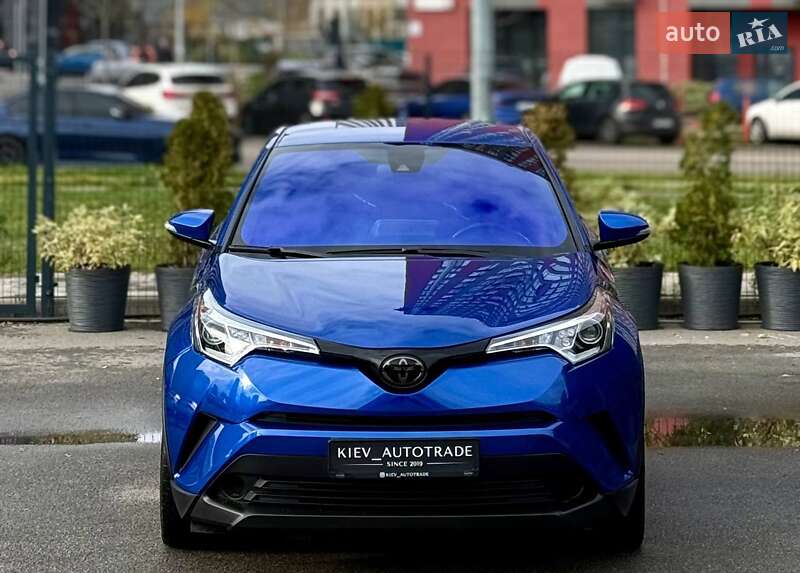 Внедорожник / Кроссовер Toyota C-HR 2019 в Киеве