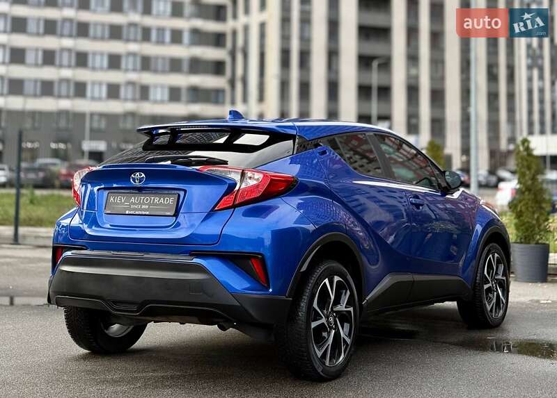 Внедорожник / Кроссовер Toyota C-HR 2019 в Киеве