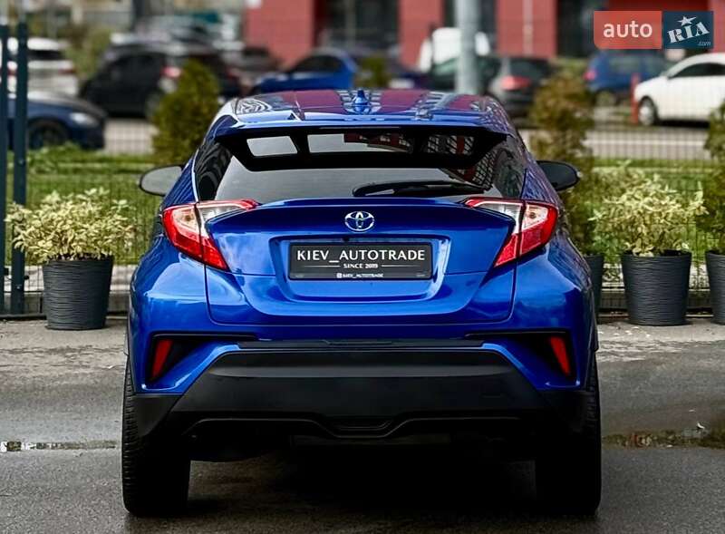 Внедорожник / Кроссовер Toyota C-HR 2019 в Киеве