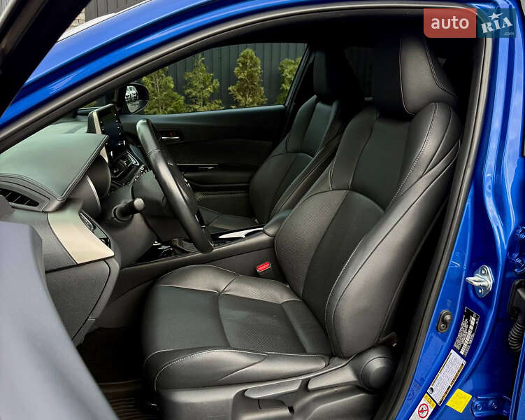 Внедорожник / Кроссовер Toyota C-HR 2019 в Киеве