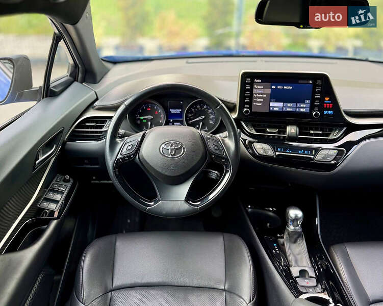 Внедорожник / Кроссовер Toyota C-HR 2019 в Киеве