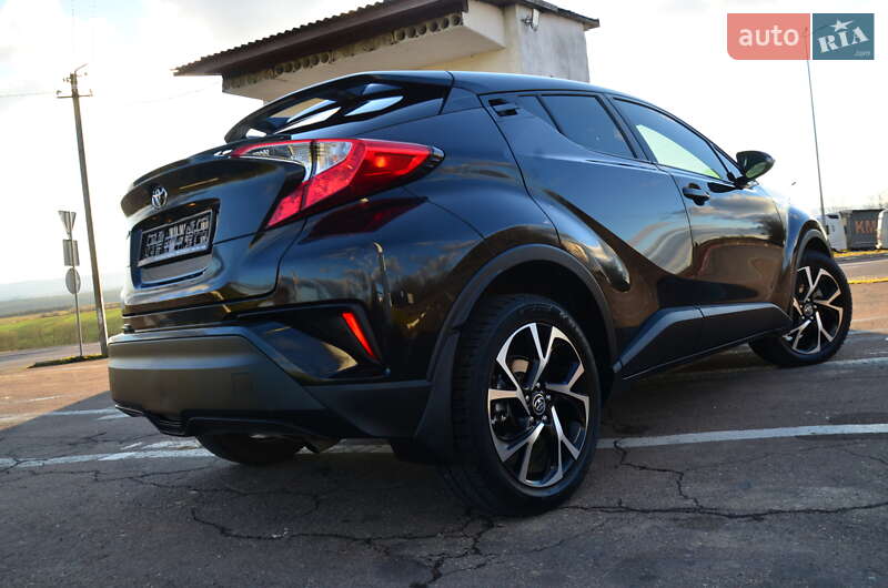 Позашляховик / Кросовер Toyota C-HR 2018 в Дрогобичі фото 32 Позашляховик / Кросовер Toyota C-HR 2018 в Дрогобичі