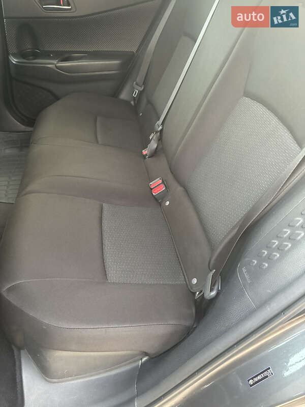 Внедорожник / Кроссовер Toyota C-HR 2019 в Киеве