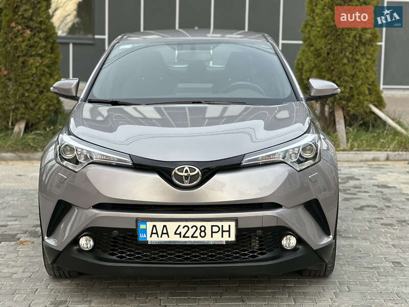 Позашляховик / Кросовер Toyota C-HR 2016 в Вінниці