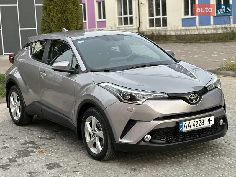 Позашляховик / Кросовер Toyota C-HR 2016 в Вінниці