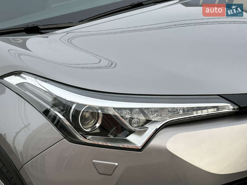 Позашляховик / Кросовер Toyota C-HR 2016 в Вінниці