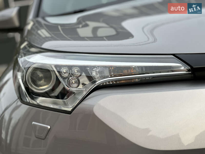 Позашляховик / Кросовер Toyota C-HR 2016 в Вінниці