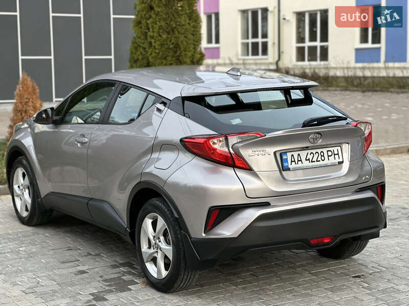 Позашляховик / Кросовер Toyota C-HR 2016 в Вінниці