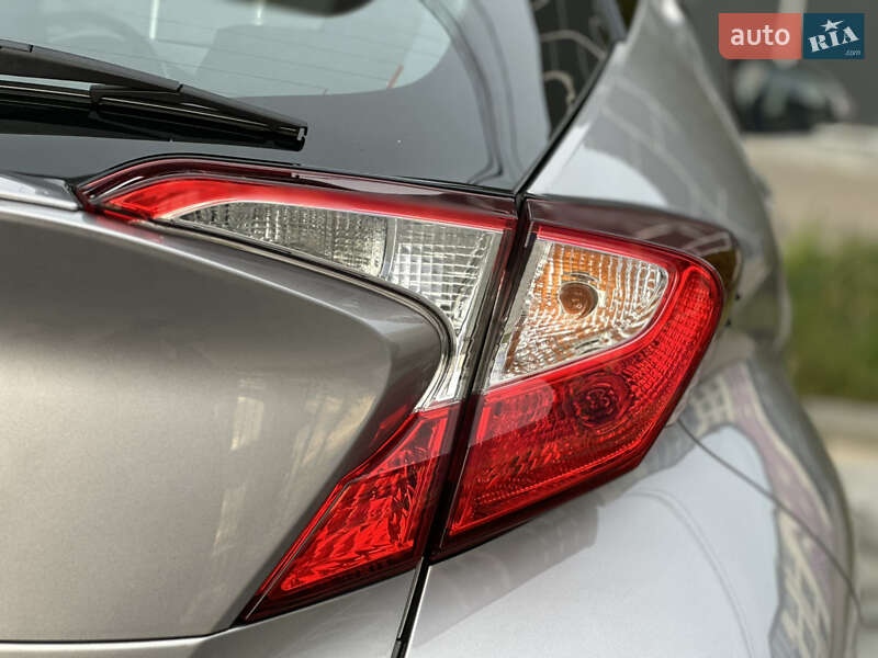 Позашляховик / Кросовер Toyota C-HR 2016 в Вінниці