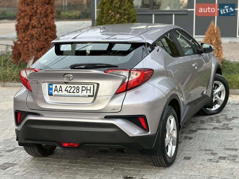 Позашляховик / Кросовер Toyota C-HR 2016 в Вінниці