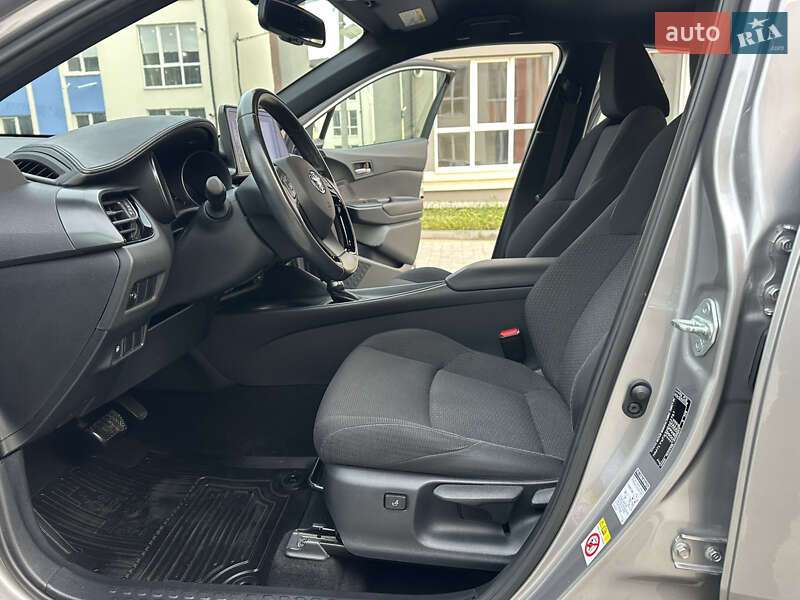 Позашляховик / Кросовер Toyota C-HR 2016 в Вінниці