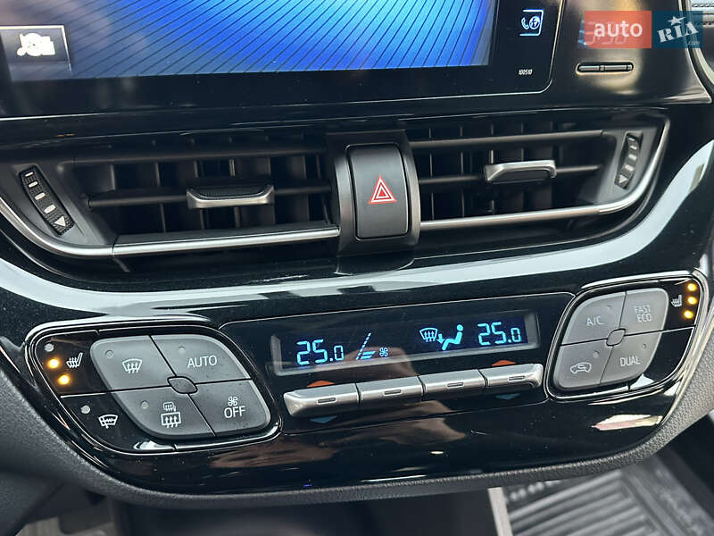 Позашляховик / Кросовер Toyota C-HR 2016 в Вінниці