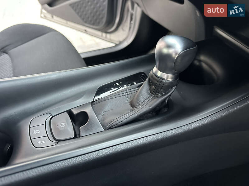 Позашляховик / Кросовер Toyota C-HR 2016 в Вінниці