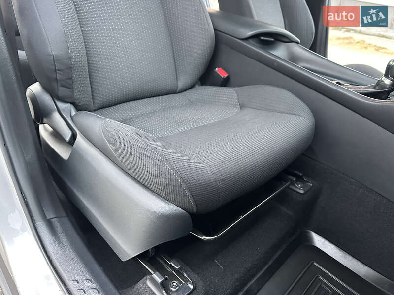 Позашляховик / Кросовер Toyota C-HR 2016 в Вінниці