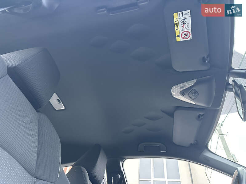 Позашляховик / Кросовер Toyota C-HR 2016 в Вінниці