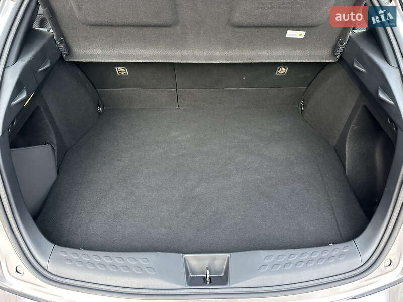 Позашляховик / Кросовер Toyota C-HR 2016 в Вінниці