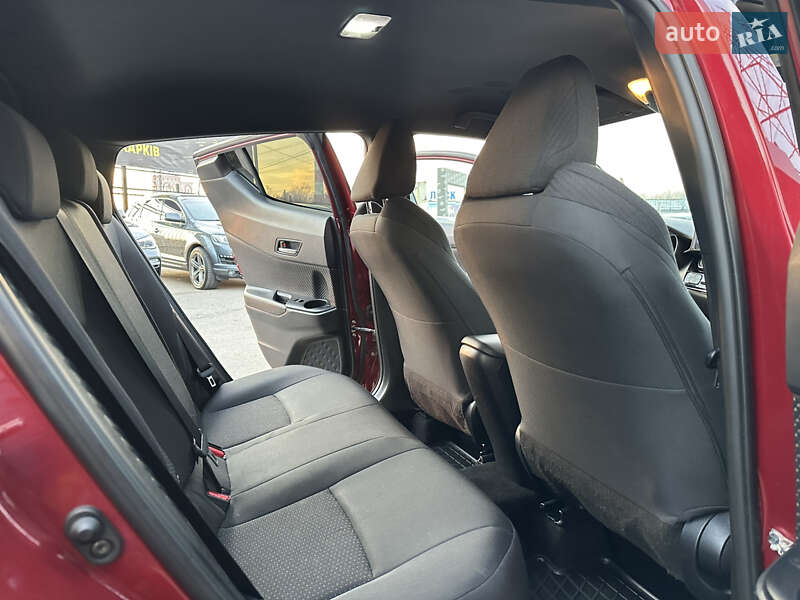 Позашляховик / Кросовер Toyota C-HR 2016 в Харкові фото 18 Позашляховик / Кросовер Toyota C-HR 2016 в Харкові