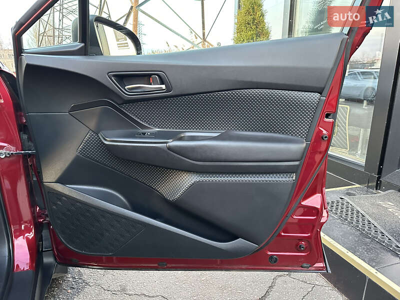 Позашляховик / Кросовер Toyota C-HR 2016 в Харкові фото 25 Позашляховик / Кросовер Toyota C-HR 2016 в Харкові