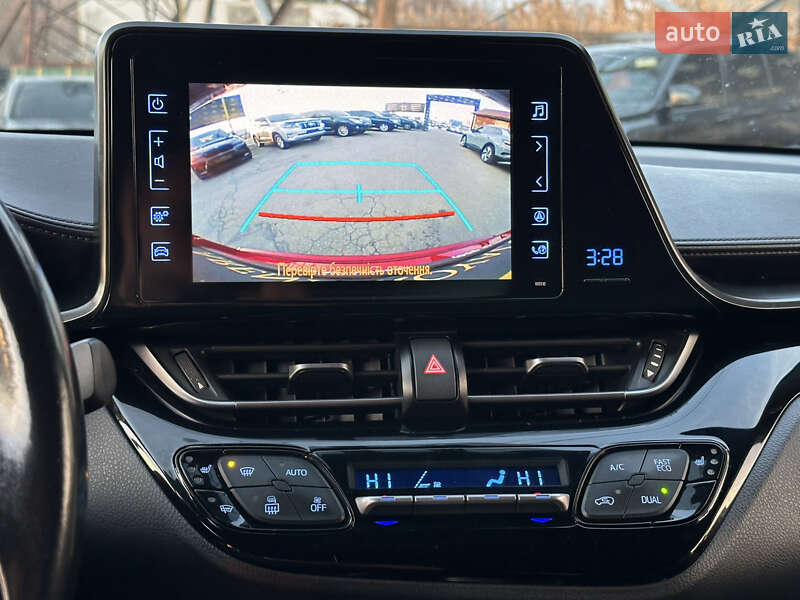 Позашляховик / Кросовер Toyota C-HR 2016 в Харкові фото 32 Позашляховик / Кросовер Toyota C-HR 2016 в Харкові