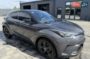 Позашляховик / Кросовер Toyota C-HR 2018 в Полтаві