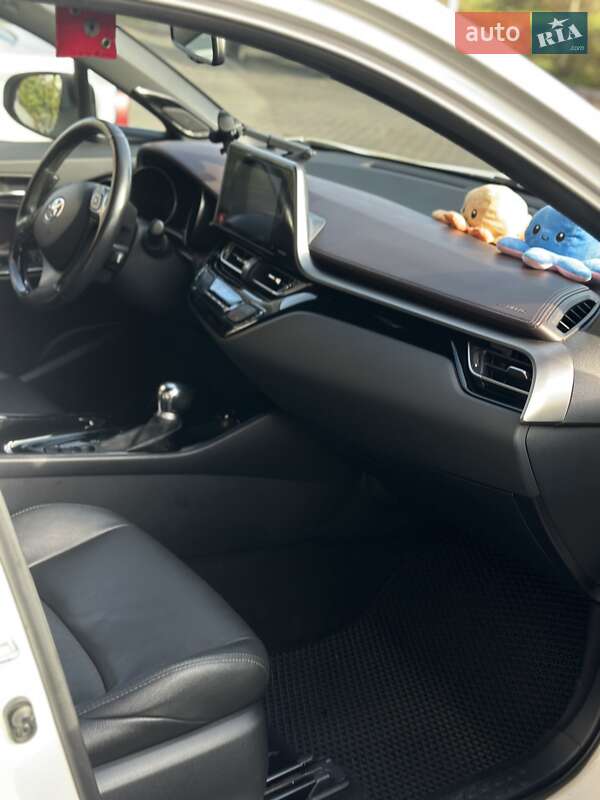 Позашляховик / Кросовер Toyota C-HR 2019 в Одесі