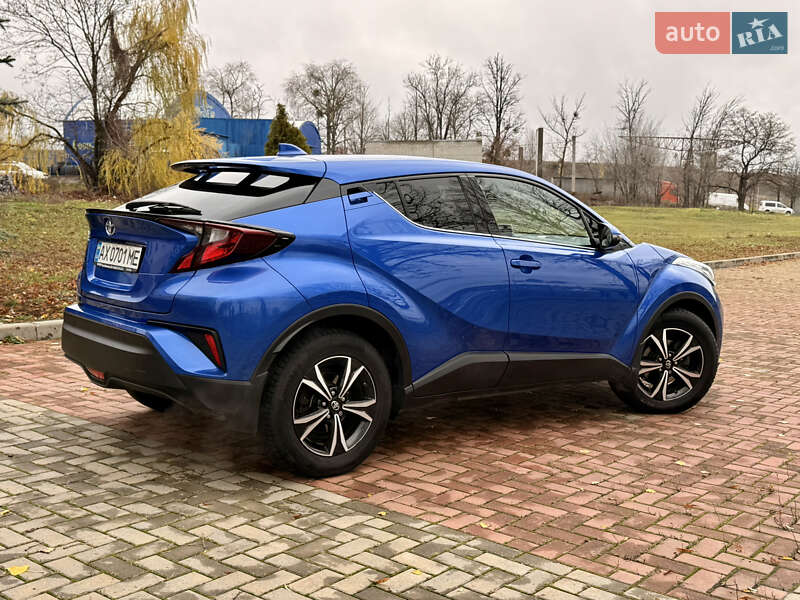Внедорожник / Кроссовер Toyota C-HR 2020 в Харькове