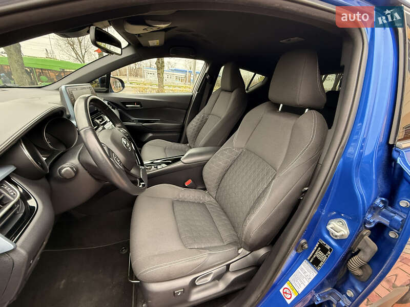 Внедорожник / Кроссовер Toyota C-HR 2020 в Харькове
