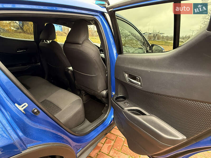 Внедорожник / Кроссовер Toyota C-HR 2020 в Харькове