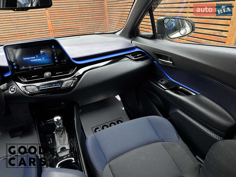 Внедорожник / Кроссовер Toyota C-HR 2018 в Одессе