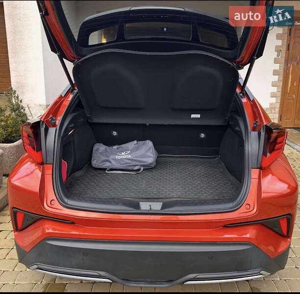 Внедорожник / Кроссовер Toyota C-HR 2021 в Виннице